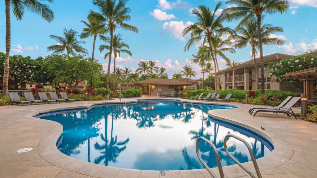 Pool at Waikoloa Colony Villas