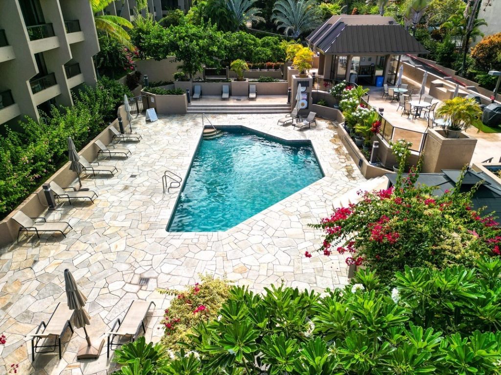 Kona Pacific pool aerial