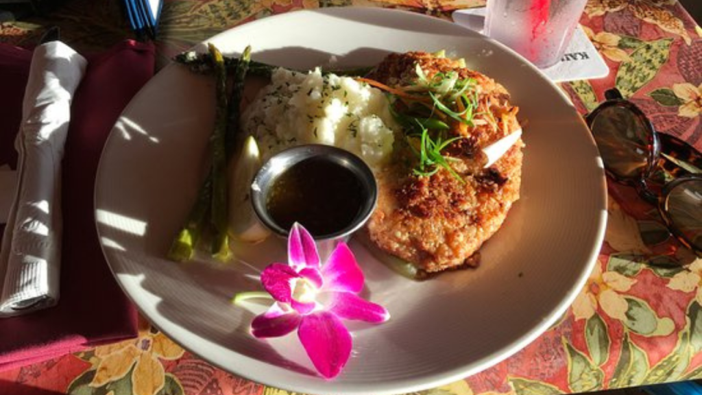 Seafood Restaurants in Kona: Mahi Mahi at Kona Inn Restaurant