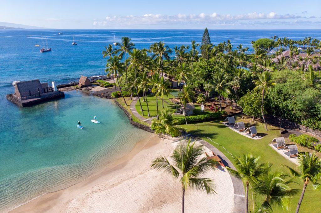 Best Beaches in Kailua-Kona: King Kamehameha Beach