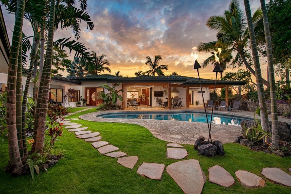Front view of a Hualalai Colony Home