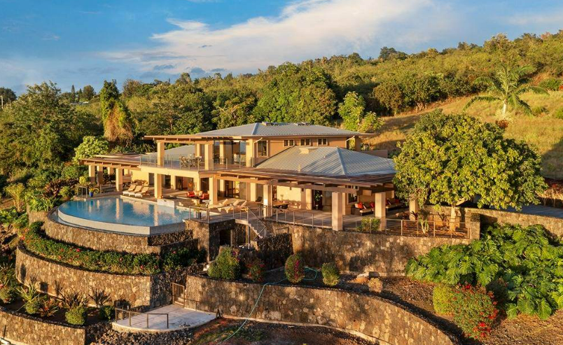 Luxury homes with ocean views in Ooma Plantation, Kailua Kona.