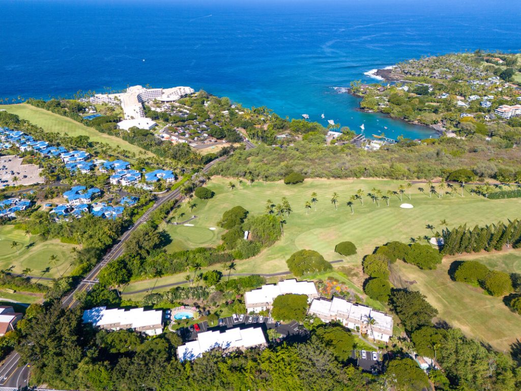 Moving in Hawaii: Homes in Alii Drive Kailua-Kona