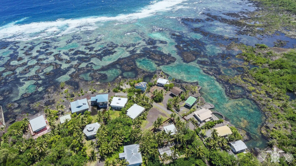 Tide Pool Lava Rock Front Homes- Oceanfront Property in Hawaii